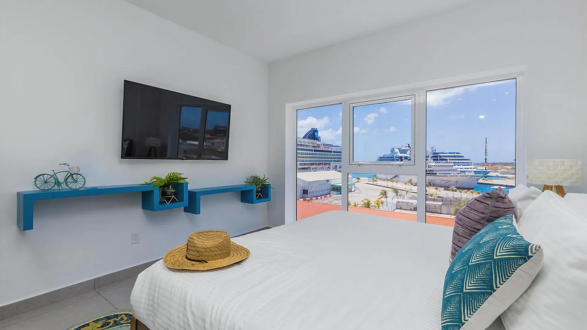 Aruba Dreams, Take Me Away Studio Oranjestad